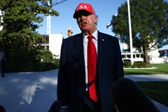 Трамп заявил, что в скором времени планирует провести разговор с Путиным Трамп заявил, что в скором времени планирует провести разговор с Путиным