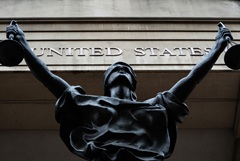 Минюст США выдвинул очередные обвинения против экс-директора ФБР Минюст США выдвинул очередные обвинения против экс-директора ФБР