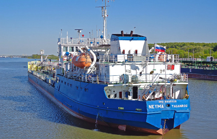 Моряки задержанного на Украине российского танкера прибыли в Москву Моряки задержанного на Украине российского танкера прибыли в Москву